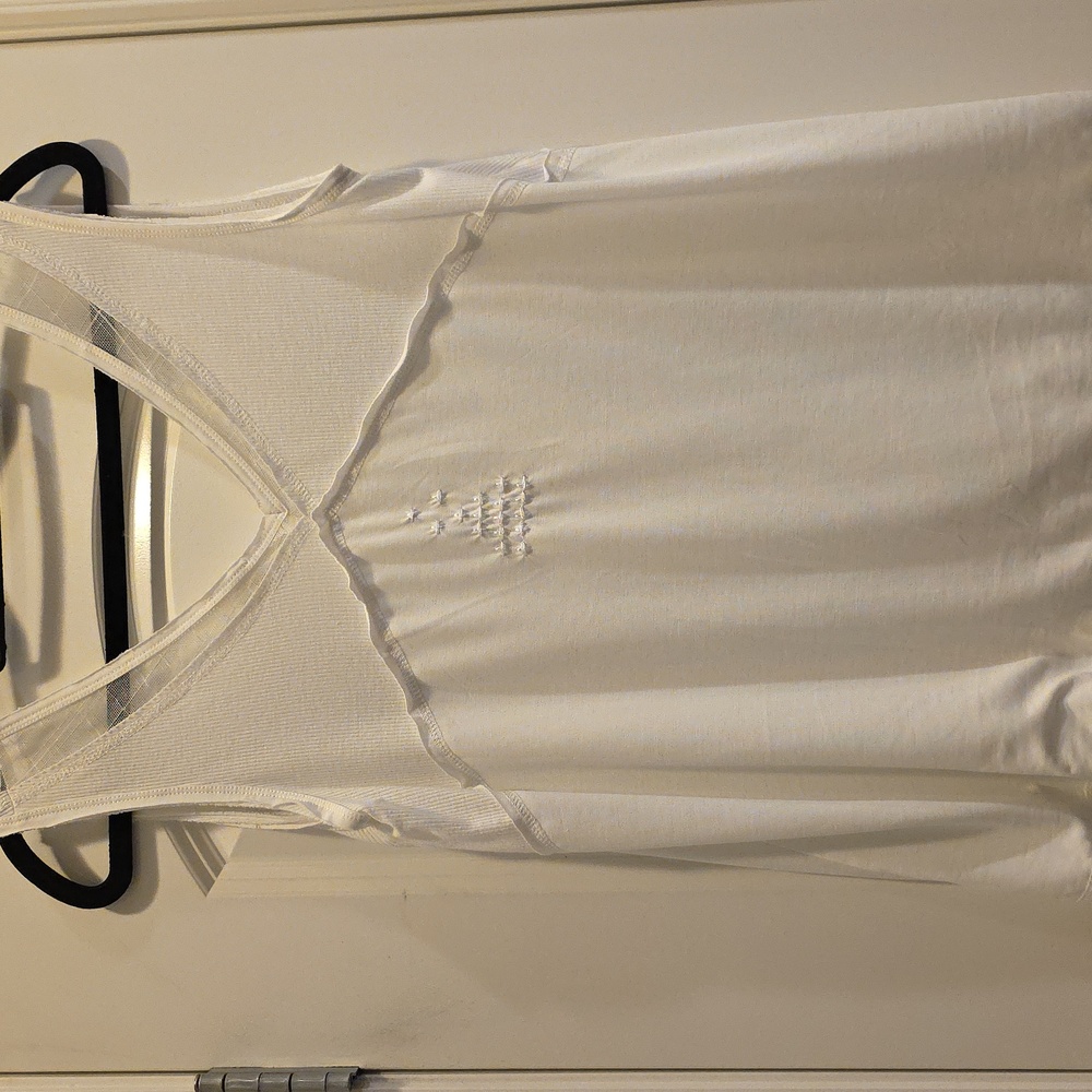EUC POL Small White V-Neck Women's Tank Top - Picture 2 of 5